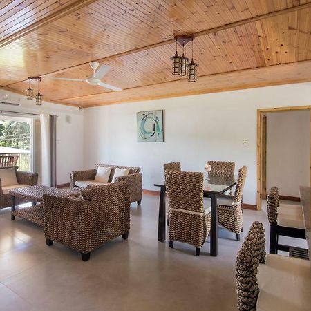 Flora'S Self Catering Apartments Victoria Εξωτερικό φωτογραφία