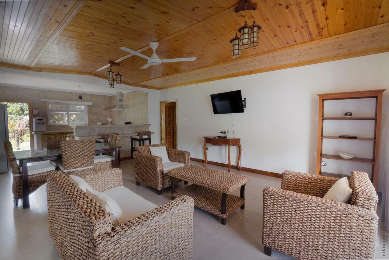 Flora'S Self Catering Apartments Victoria Εξωτερικό φωτογραφία