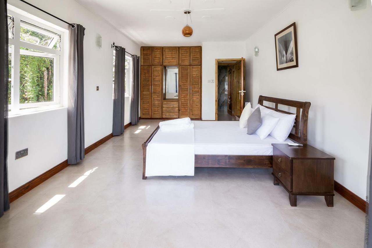 Flora'S Self Catering Apartments Victoria Εξωτερικό φωτογραφία